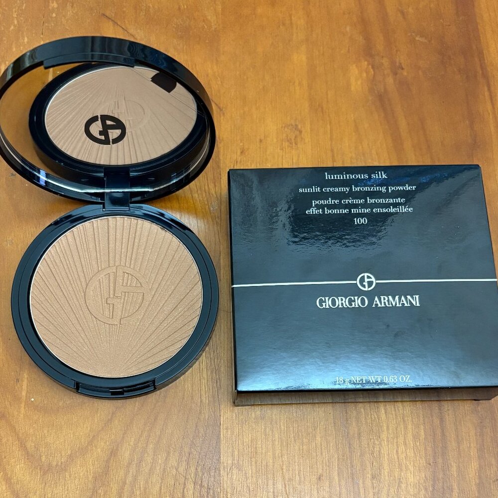 Armani Beauty  Luminous Silk Creamy Bronzing Powder